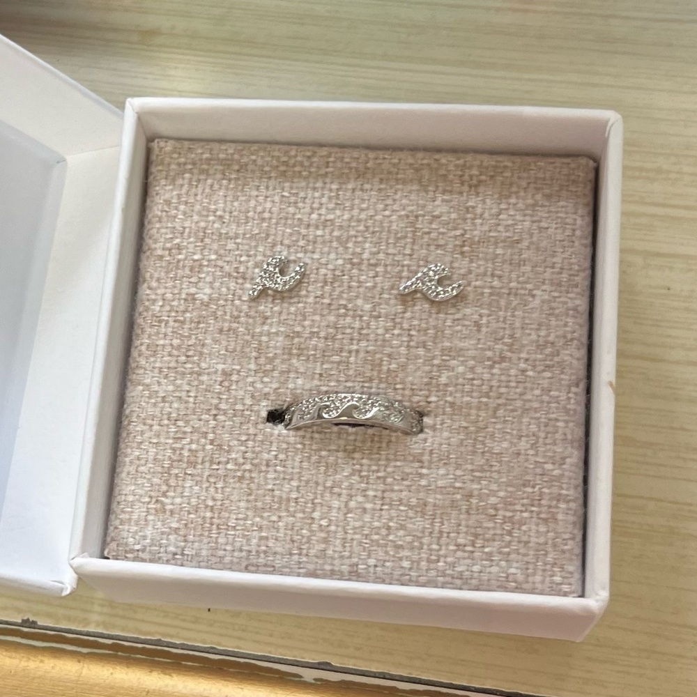 Pura Vida Silver Wave Ring Set